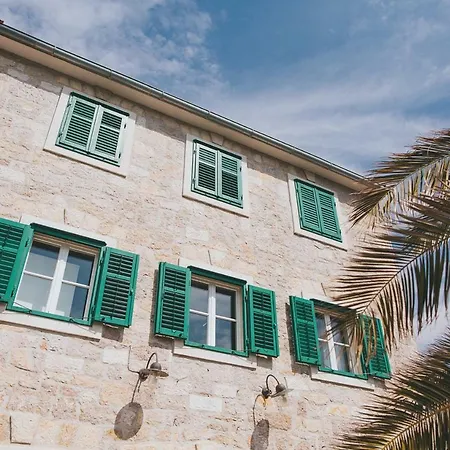 Sustina Tribunj (Sibenik-Knin)