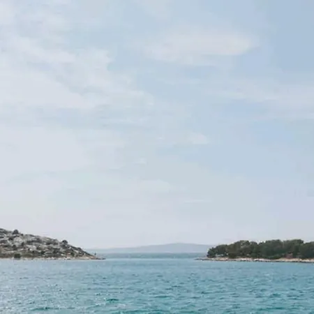 Sustina * Tribunj (Sibenik-Knin)