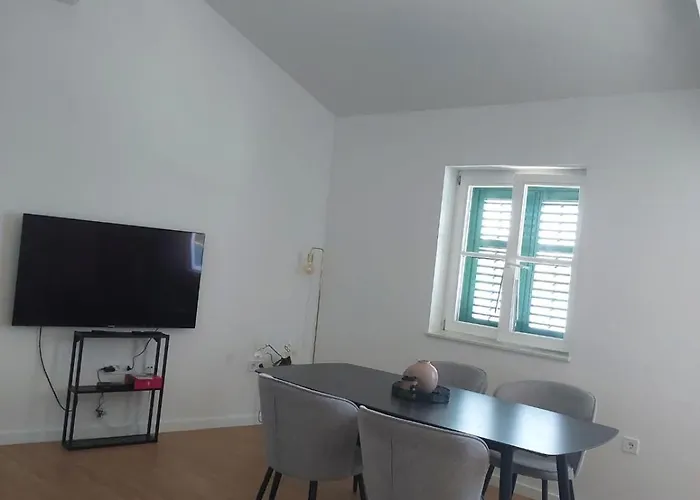 Sustina דירה Tribalj